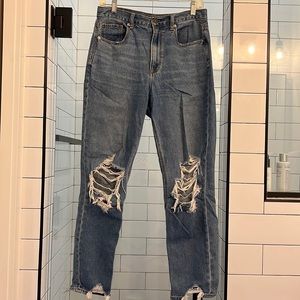AMERICAN EAGLE mom jeans
